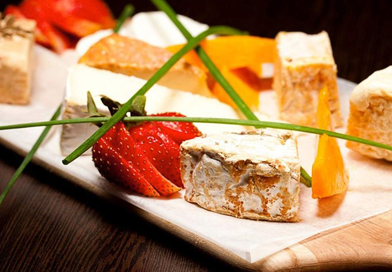 Fromagere Plate